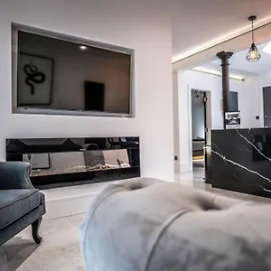 Luxury Royal Mile Boutique 2bedroom Apartamento Edimburgo